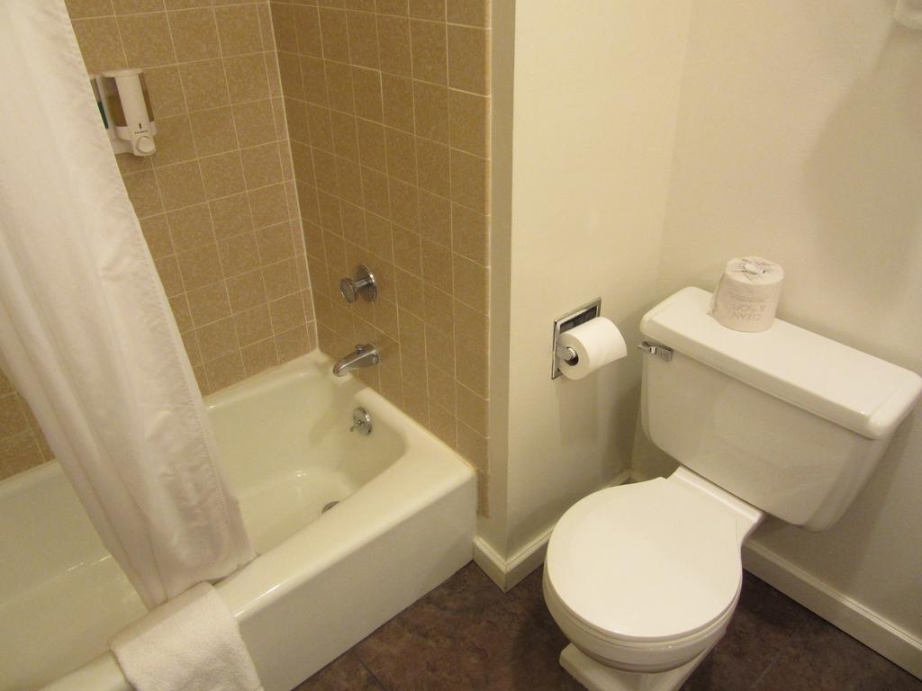 White Buffalo Hotel West Yellowstone Δωμάτιο φωτογραφία